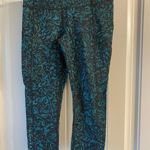 Lululemon Fast and Free Capris - Picture 1 of 2